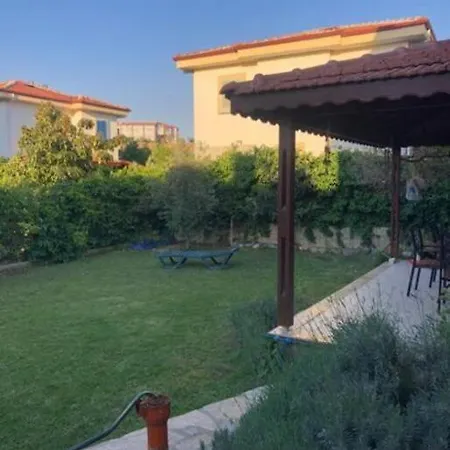 فيلة Sleeps 6, Spacious With Large Garden - Awz 307 *